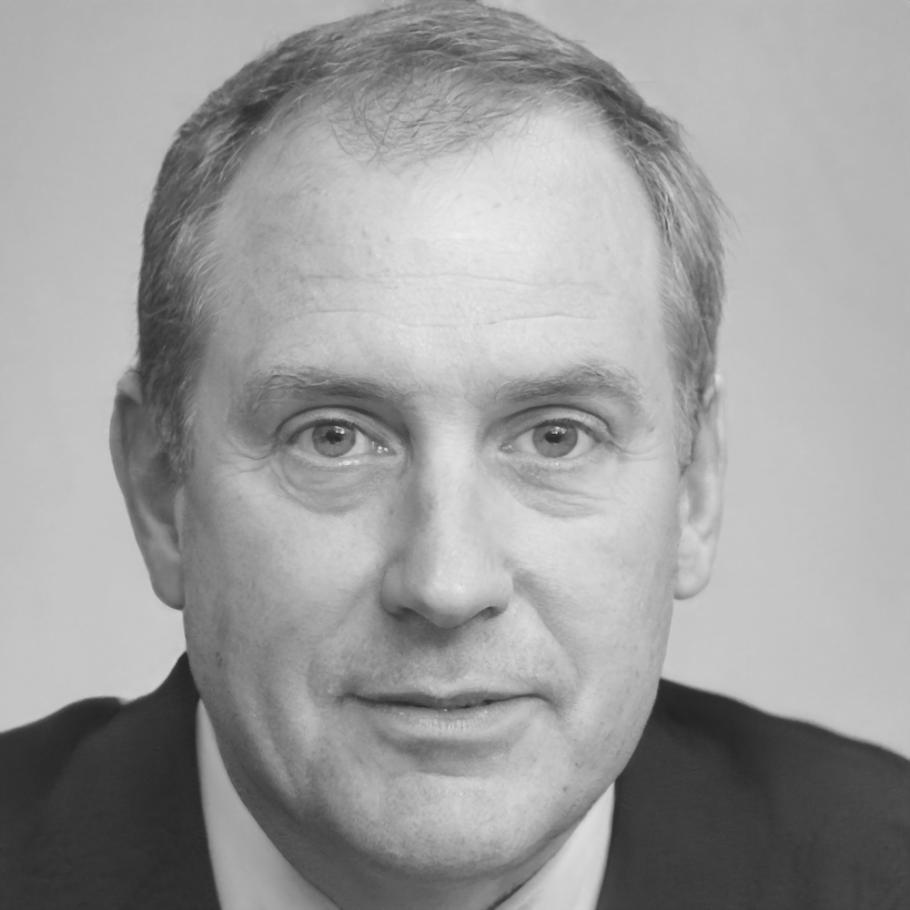 Instructor Tavian Drummond discussing financial optimization strategies